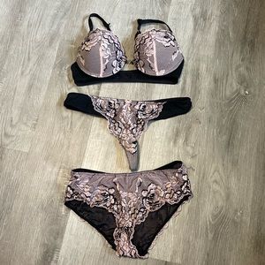 La vie en rose bra and panty set
